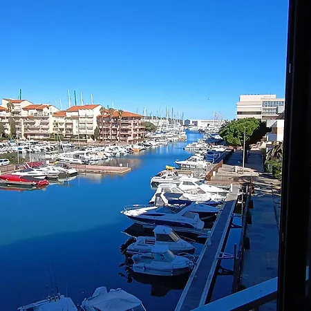 Confortable Vue Sur Le Port, Avec Balcon Et Parking 아파트