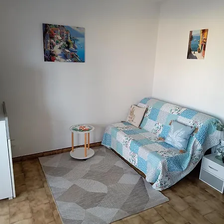 Studio Confortable Vue Sur Le Port, Avec Balcon Et Parking Apartment