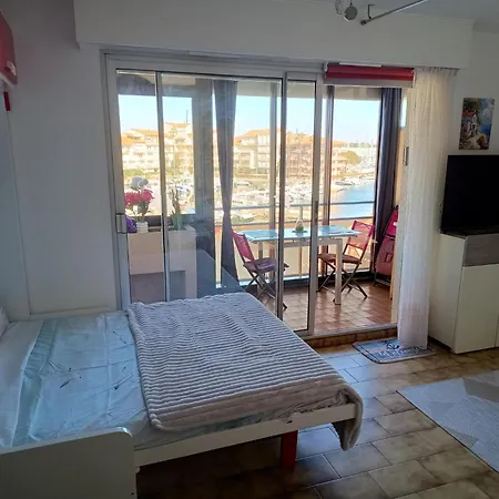 Studio Confortable Vue Sur Le Port, Avec Balcon Et Parking