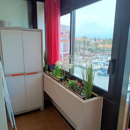 Apartamento Confortable Vue Sur Le Port, Avec Balcon Et Parking