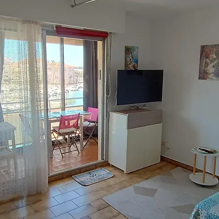 Apartamento Confortable Vue Sur Le Port, Avec Balcon Et Parking