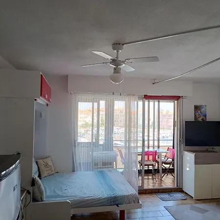 Διαμέρισμα Confortable Vue Sur Le Port, Avec Balcon Et Parking
